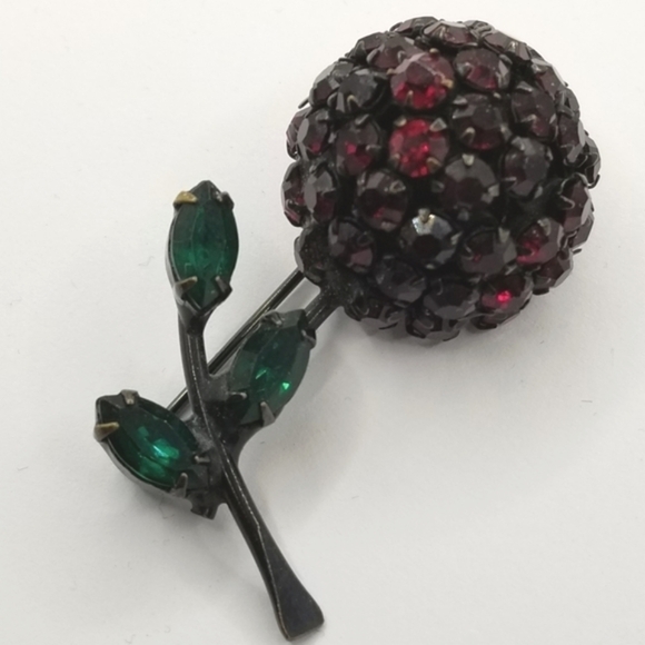 Warner Vintage Cherry Brooch Pin Japanned Rhinestone Black Back Fruit 3D Red - Picture 2 of 15
